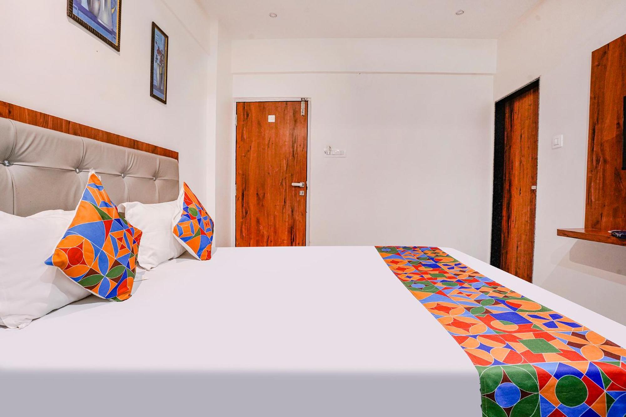 Fabexpress Utsav Residency - Nr Panvel Hotel Jāmb Buitenkant foto