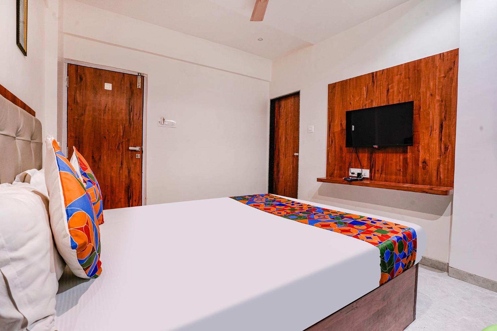 Fabexpress Utsav Residency - Nr Panvel Hotel Jāmb Buitenkant foto